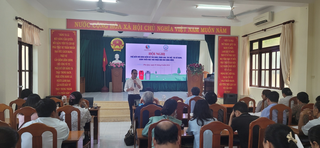 Hội[-]nghị[-]-Tập[-]huấn[-]về[-]nâng[-]cao[-]nhận[-]thức[-]về[-]phân[-]loại[-]rác[-]tại[-]nguồn,[-]giảm[-]thiểu[-]rác[-]thải[-]nhựa[-]tại[-]đảo[-]nhựa[-]tại[-]đảo[-]Phú[-]Quý